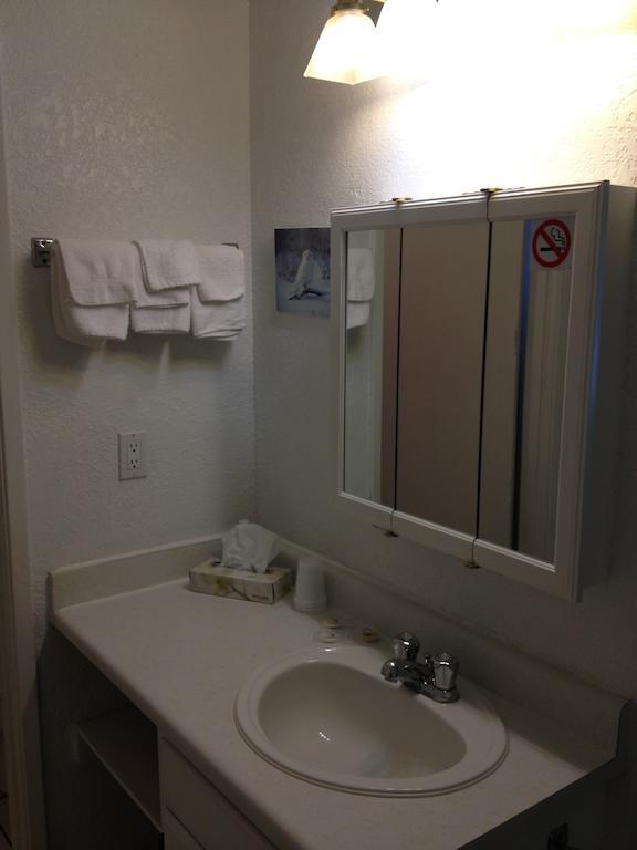 La Villa Motel Okanagan Falls Zewnętrze zdjęcie